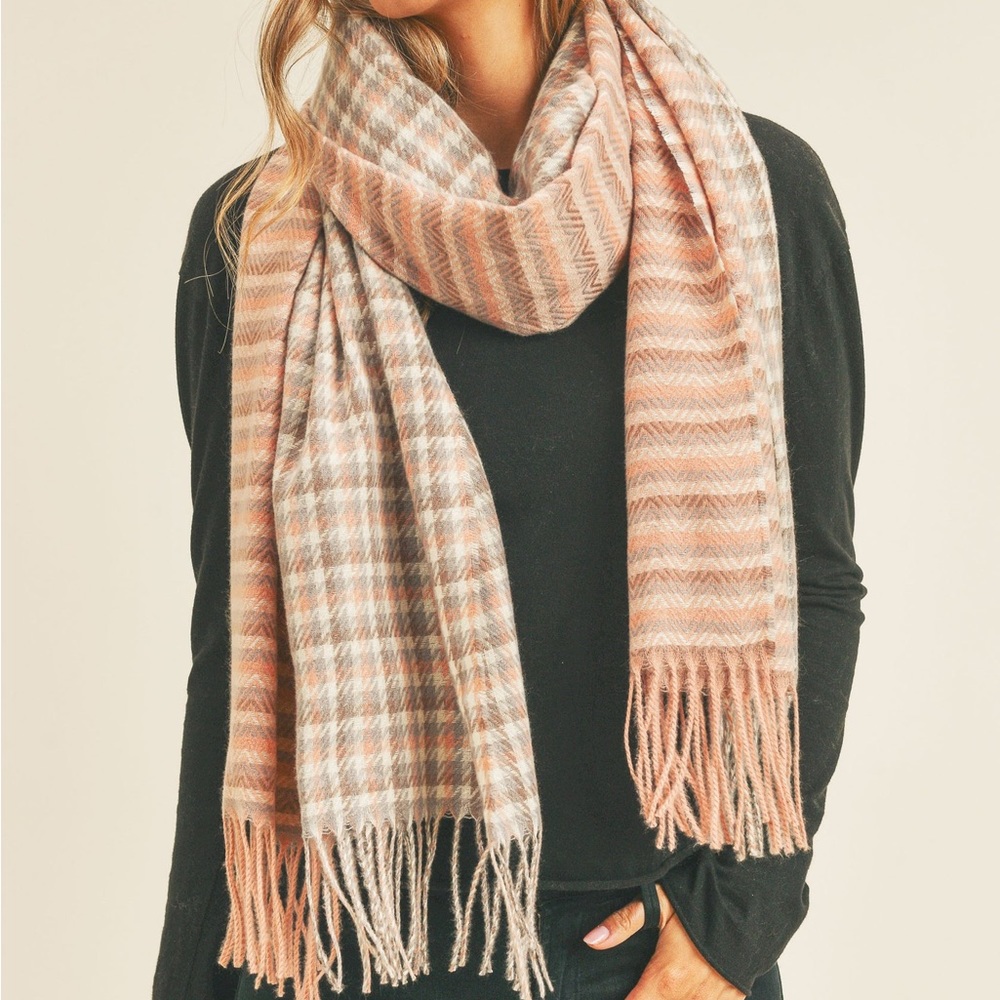 Houndstooth Blanket Scarf